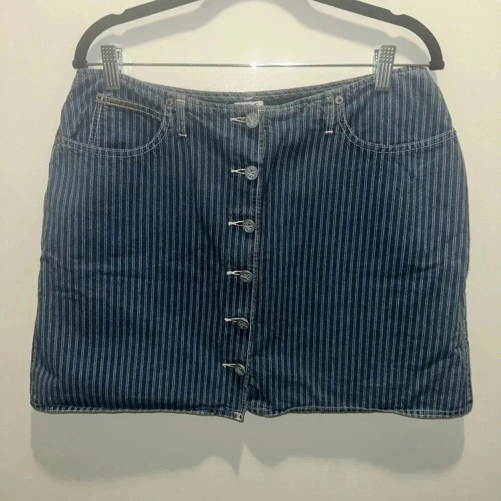 Calvin klein jeans vintage pinstripe Blue/white Mini skirt with buttons, size 16